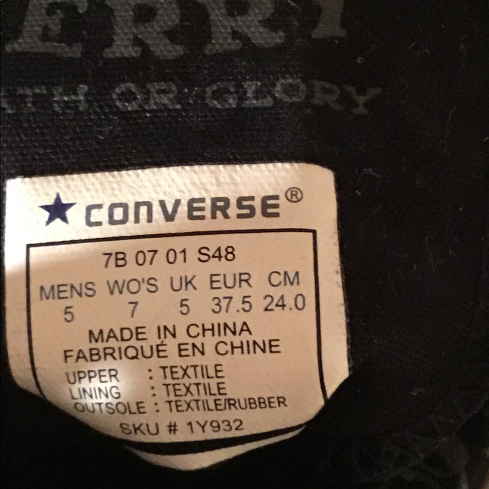 CONVERSE SHOES SIZE 5 EXCELLENT CONDITION. - Picture 9 of 10